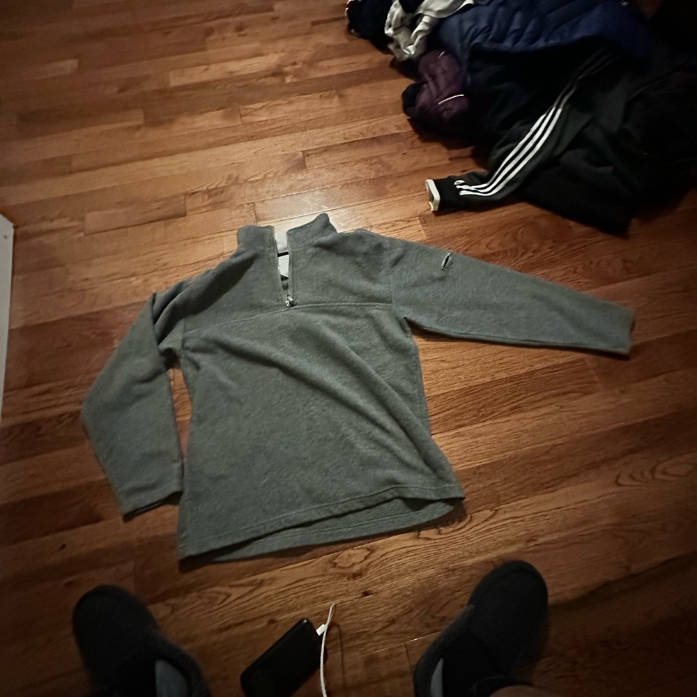 Men’s L Footlocker fleece, grey. New.